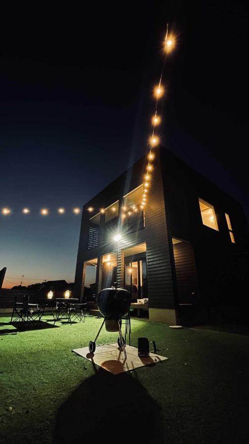 Malibu Ichinomiya: Beachfront Villa with Sauna, Jacuzzi & BBQ Ichinomiya  Exterior photo