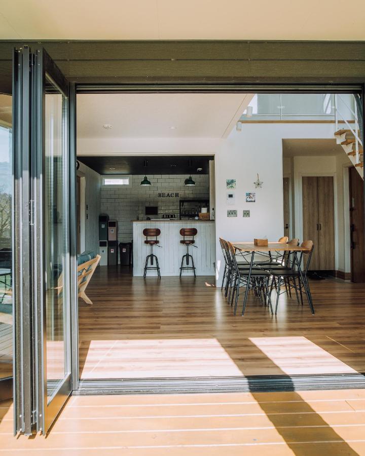 Malibu Ichinomiya: Beachfront Villa with Sauna, Jacuzzi & BBQ Ichinomiya  Exterior photo